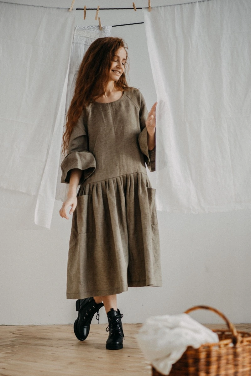 Vestido de lino oliva